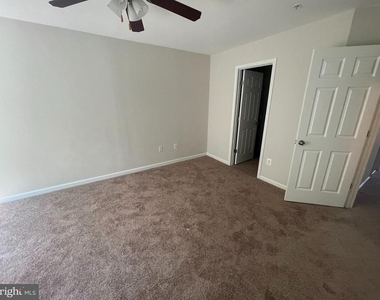 6800 Green Mill Way - Photo Thumbnail 4