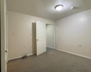 8346 Lincoln Drive - Photo Thumbnail 19