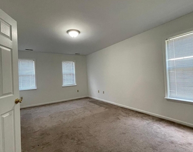 8346 Lincoln Drive - Photo Thumbnail 11