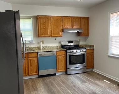 8346 Lincoln Drive - Photo Thumbnail 3