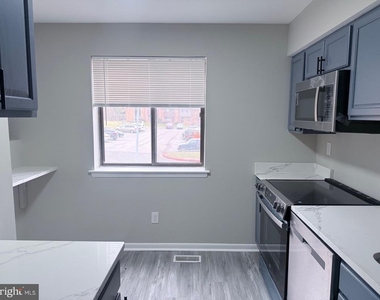 5833 Diggers Lane - Photo Thumbnail 13