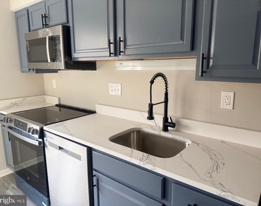 5833 Diggers Lane - Photo Thumbnail 8