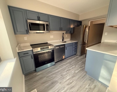5833 Diggers Lane - Photo Thumbnail 12