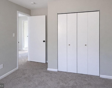 5833 Diggers Lane - Photo Thumbnail 14