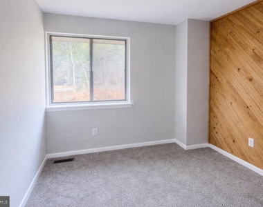 5833 Diggers Lane - Photo Thumbnail 23