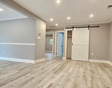 7538 Cherry Tree Drive - Photo Thumbnail 10
