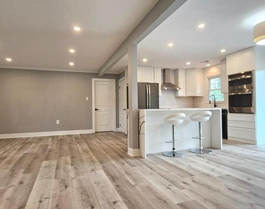 7538 Cherry Tree Drive - Photo Thumbnail 9