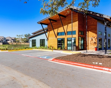 133 Silverleaf Spur - Photo Thumbnail 33