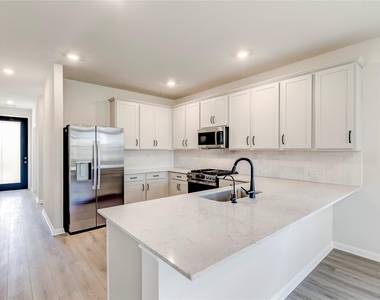 133 Silverleaf Spur - Photo Thumbnail 10