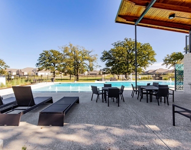 133 Silverleaf Spur - Photo Thumbnail 34