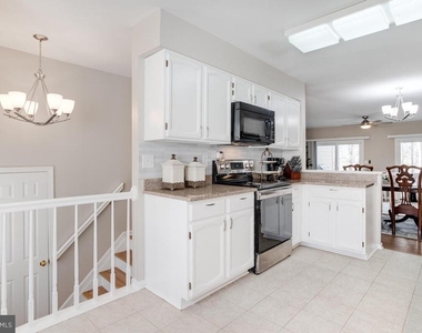 7263 Swan Point Way - Photo Thumbnail 8