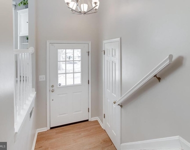 7263 Swan Point Way - Photo Thumbnail 5