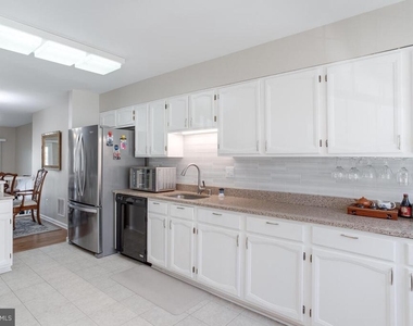 7263 Swan Point Way - Photo Thumbnail 9
