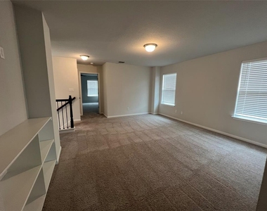 3201 College Park Dr - Photo Thumbnail 10