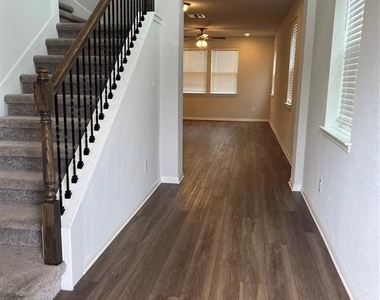 3201 College Park Dr - Photo Thumbnail 2