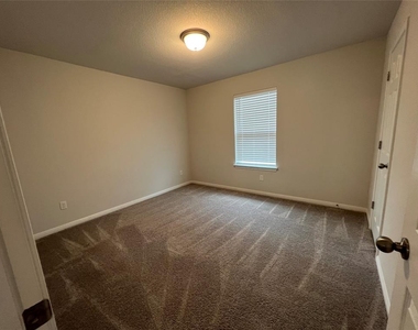 3201 College Park Dr - Photo Thumbnail 13