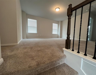 3201 College Park Dr - Photo Thumbnail 9