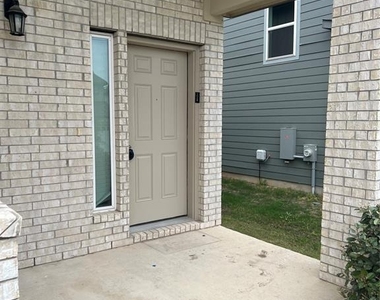3201 College Park Dr - Photo Thumbnail 1