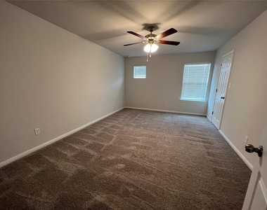 3201 College Park Dr - Photo Thumbnail 11