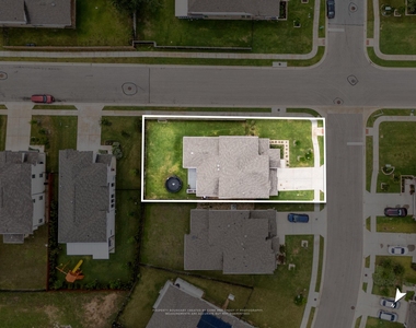 453 Arrowhead Vine St - Photo Thumbnail 2
