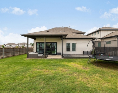 453 Arrowhead Vine St - Photo Thumbnail 26