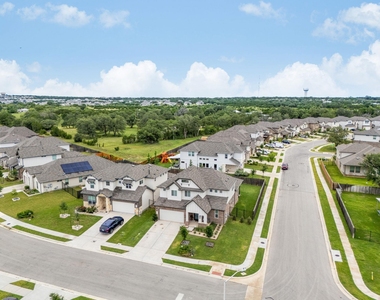 453 Arrowhead Vine St - Photo Thumbnail 21