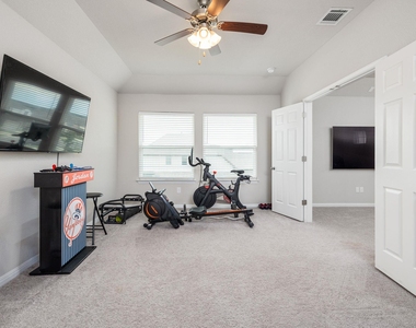 453 Arrowhead Vine St - Photo Thumbnail 13