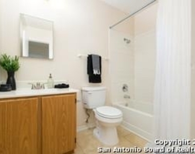 8818 Roquefort - Photo Thumbnail 21