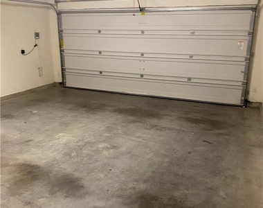 9504 Hunter Ln - Photo Thumbnail 7