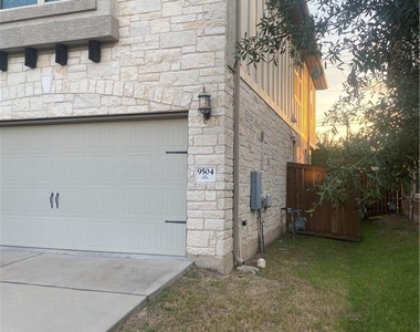 9504 Hunter Ln - Photo Thumbnail 6