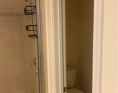 9504 Hunter Ln - Photo Thumbnail 4