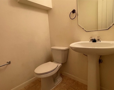 5320 Mabry Ct - Photo Thumbnail 11