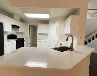 5320 Mabry Ct - Photo Thumbnail 3
