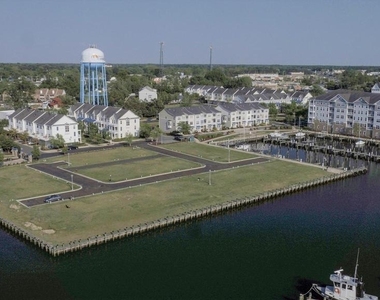 700 Cattail Cove - Photo Thumbnail 13