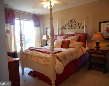 700 Cattail Cove - Photo Thumbnail 7