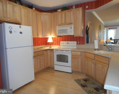 700 Cattail Cove - Photo Thumbnail 4