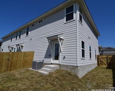 6322 Melanzane Ave - Photo Thumbnail 14
