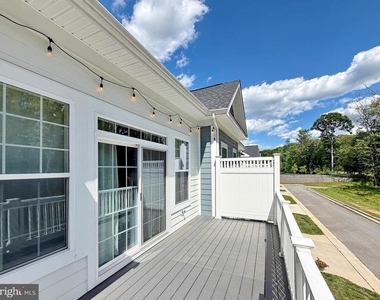 306 Buckeye Circle - Photo Thumbnail 8