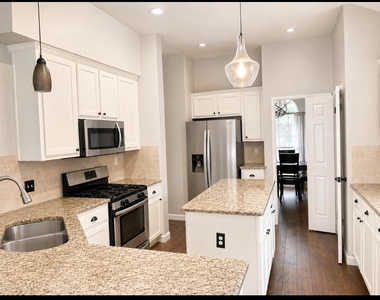 2304 Kristen Ln - Photo Thumbnail 5