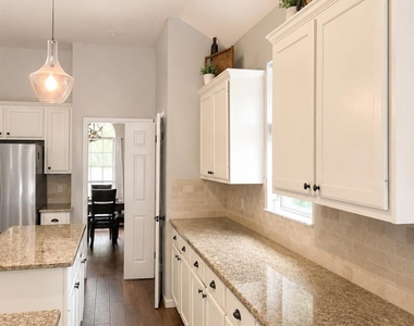 2304 Kristen Ln - Photo Thumbnail 6