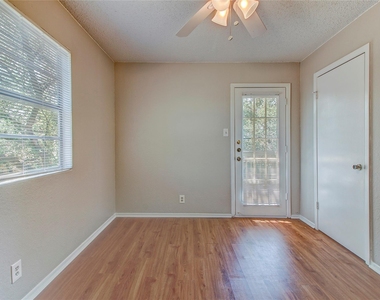 400 Hedgewood Dr - Photo Thumbnail 17