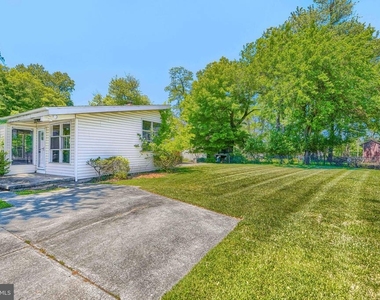 6901 Chippewa Drive - Photo Thumbnail 4