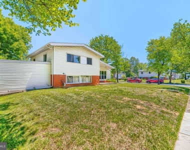 6901 Chippewa Drive - Photo Thumbnail 2