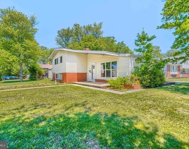 6901 Chippewa Drive - Photo Thumbnail 8