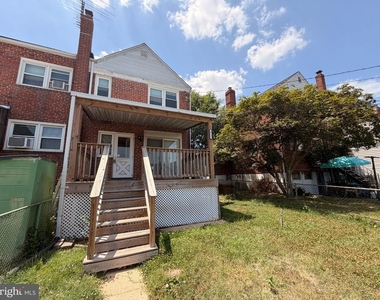 2717 Creston Road - Photo Thumbnail 3