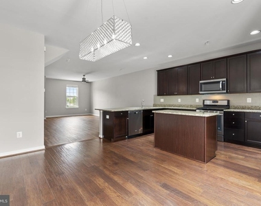 9442 Adelaide Lane - Photo Thumbnail 11