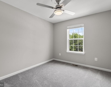 9442 Adelaide Lane - Photo Thumbnail 21