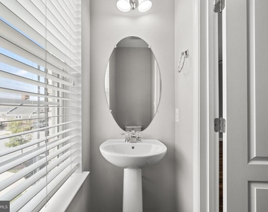 9442 Adelaide Lane - Photo Thumbnail 12