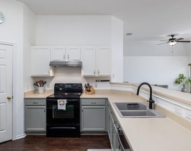 536 W Metcalfe St - Photo Thumbnail 15