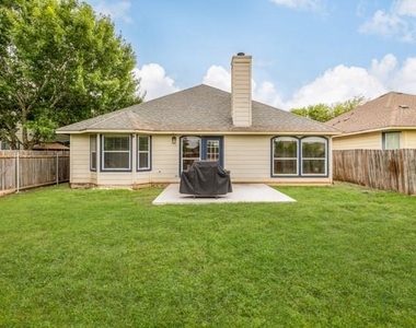 536 W Metcalfe St - Photo Thumbnail 2